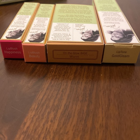 PIXI BY PETRA - lot for medium to dark skin tone - new! - Picture 2 of 2